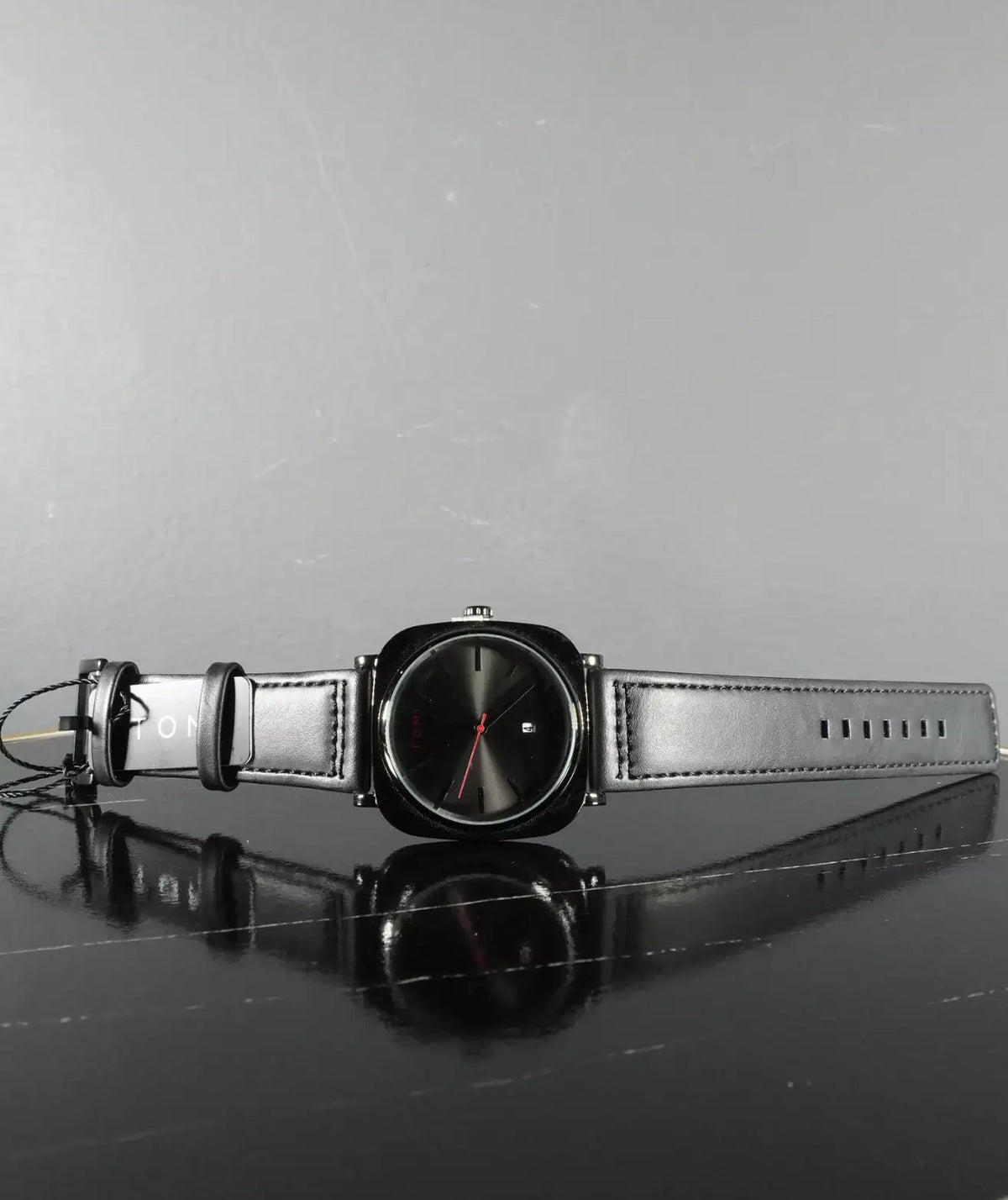 TOMI Black Business Class Watch - Luxury Timepiece