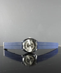 Universal Point Rubber Strap Blue Luxury Watch