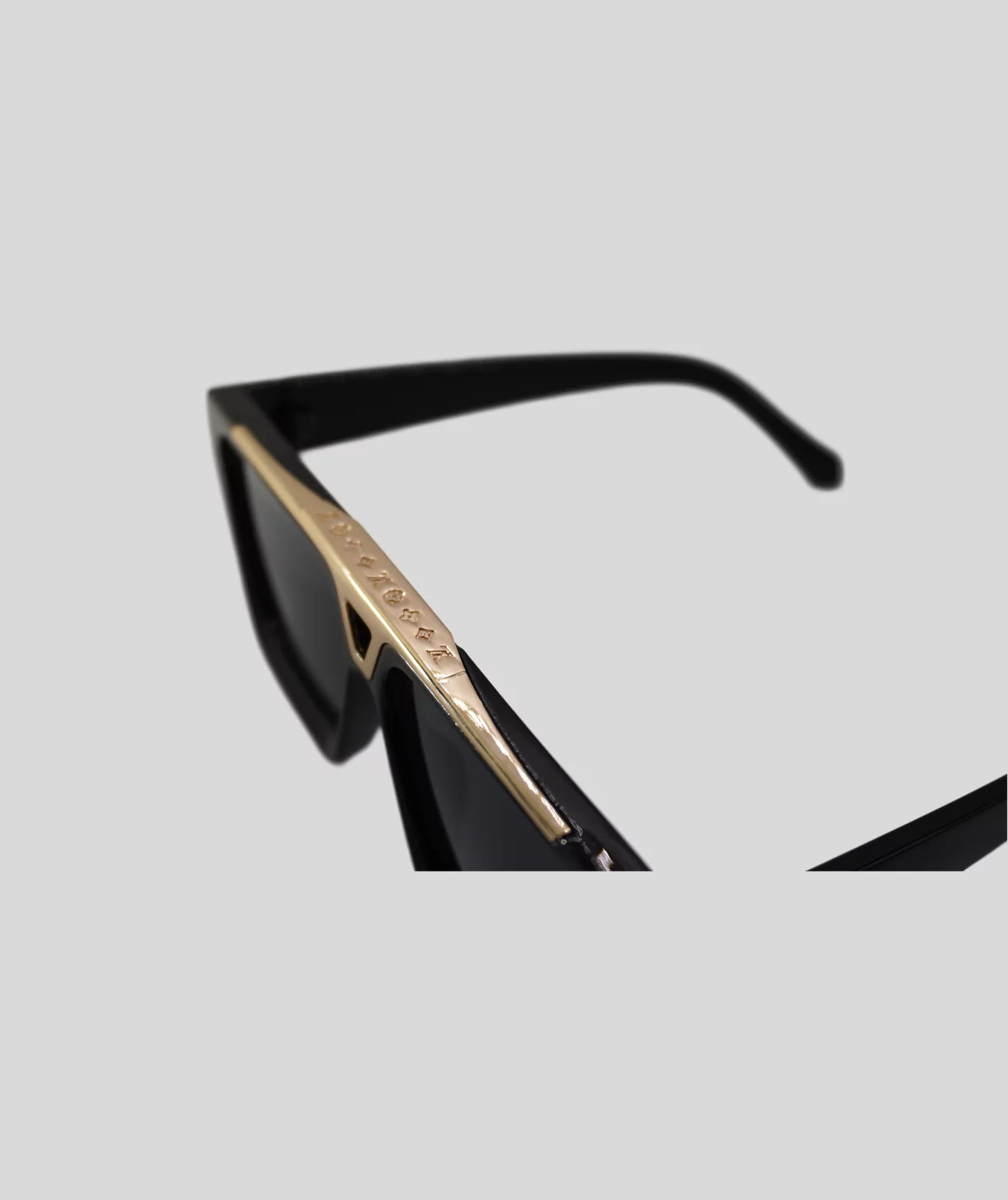 Louis Vuitton Evidence Sunglasses Black