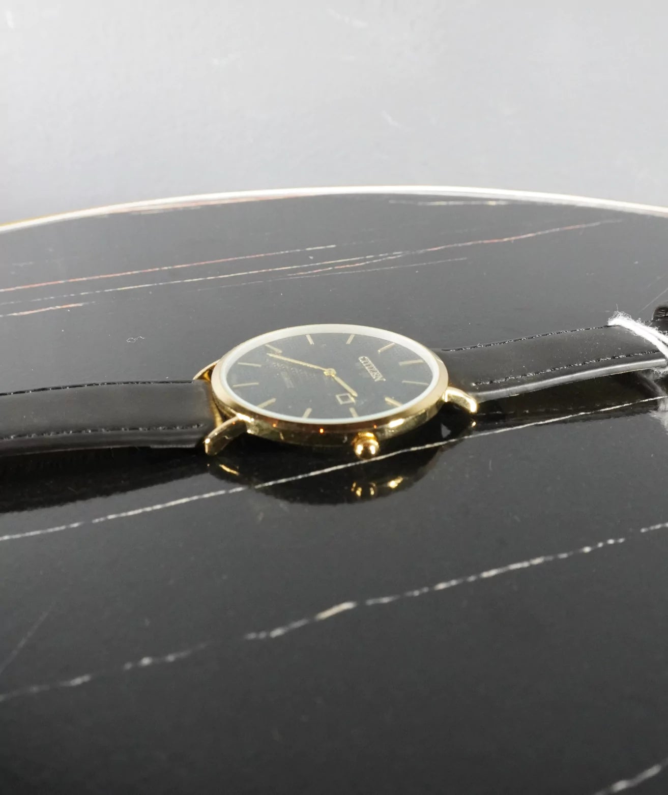 Slim Fit Leather Strap Ultra-Thin Watch